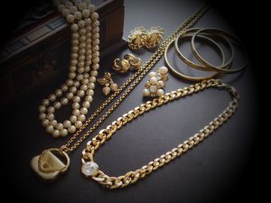 真珠ネックレス　金の喜平チェーン　金のブレスレット　金のチェーンネックレス　宝石箱