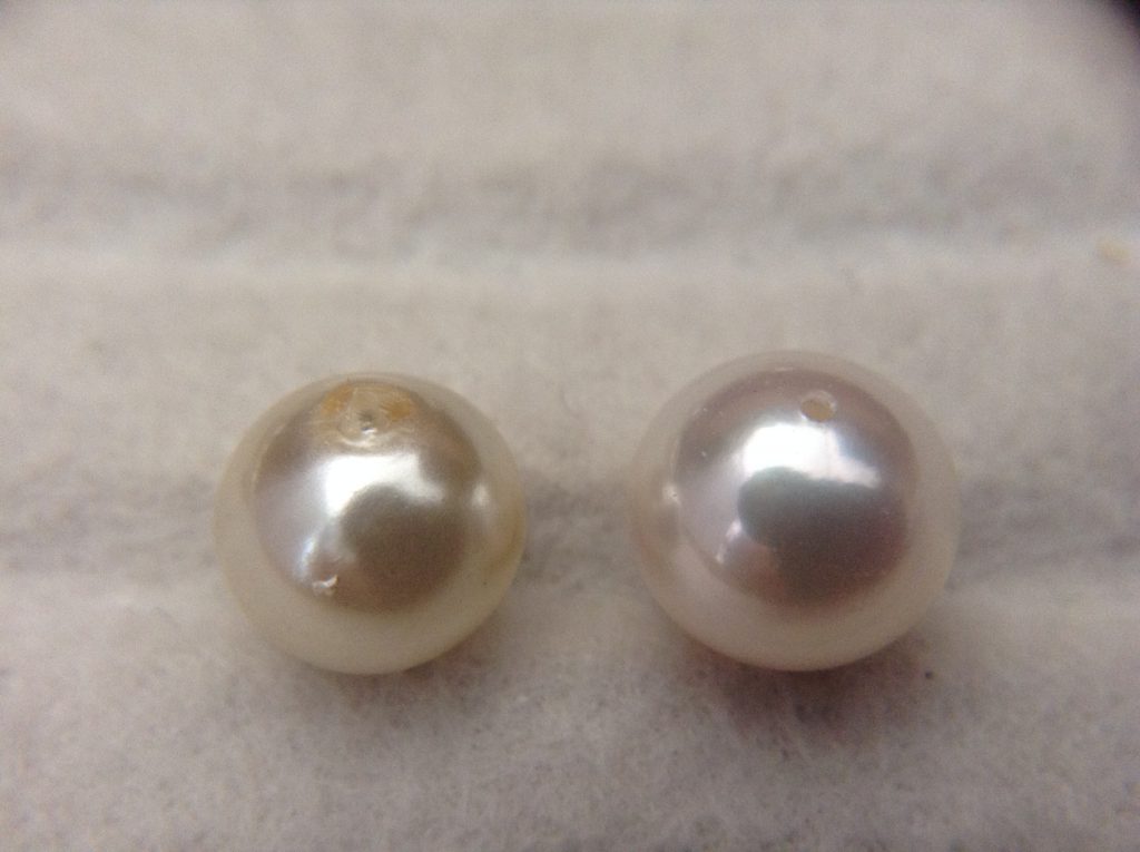 3つのポイントで見る！本真珠と模造真珠の見分け方